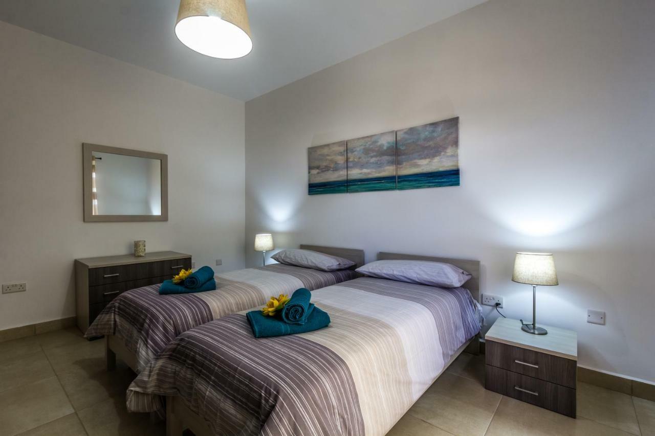 Sunny Modern Apartments Меллиеха Экстерьер фото