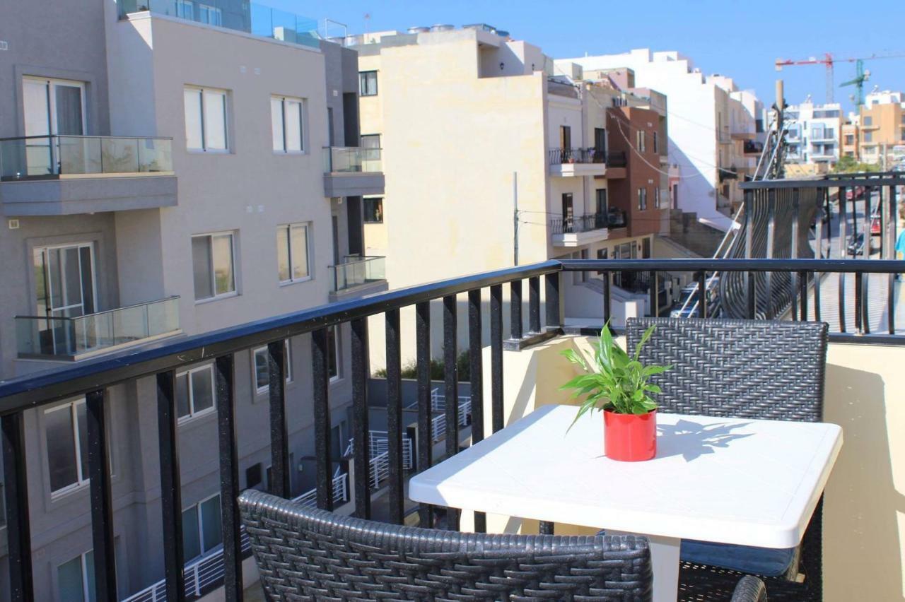 Sunny Modern Apartments Меллиеха Экстерьер фото