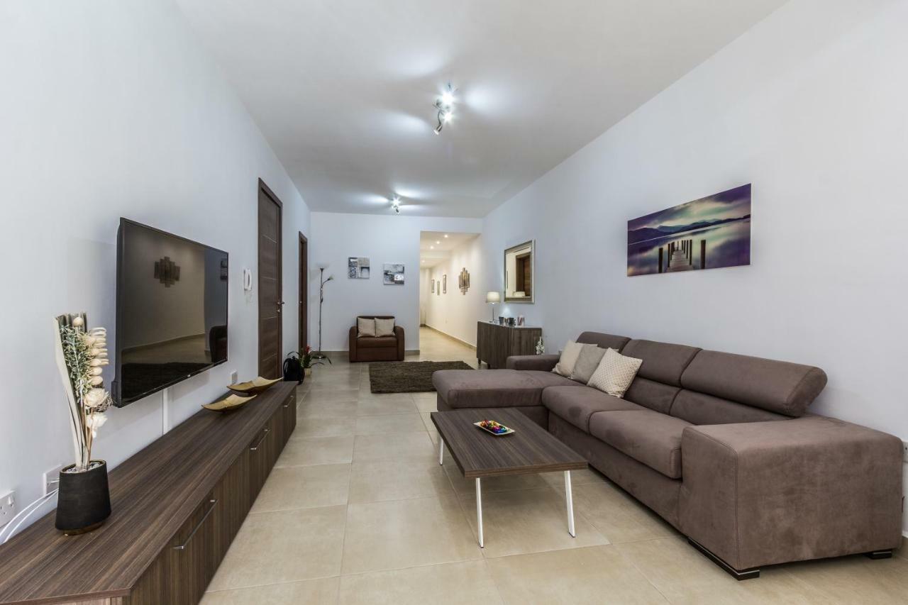 Sunny Modern Apartments Меллиеха Экстерьер фото