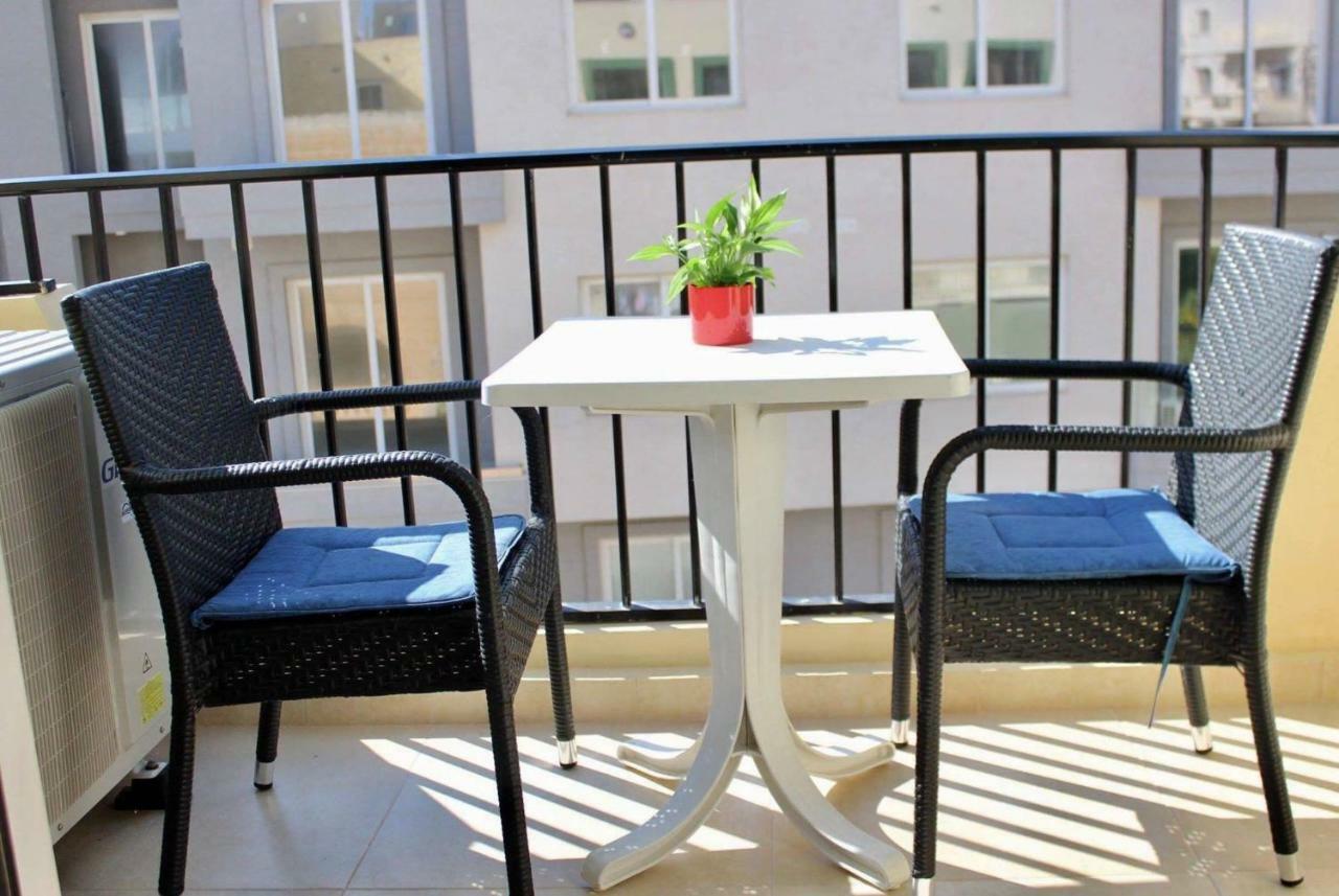 Sunny Modern Apartments Меллиеха Экстерьер фото