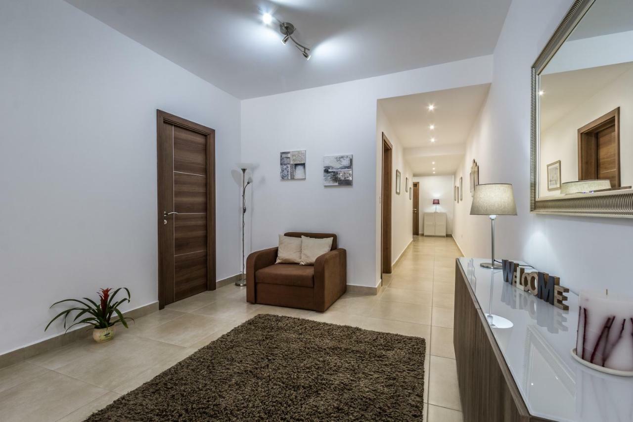 Sunny Modern Apartments Меллиеха Экстерьер фото