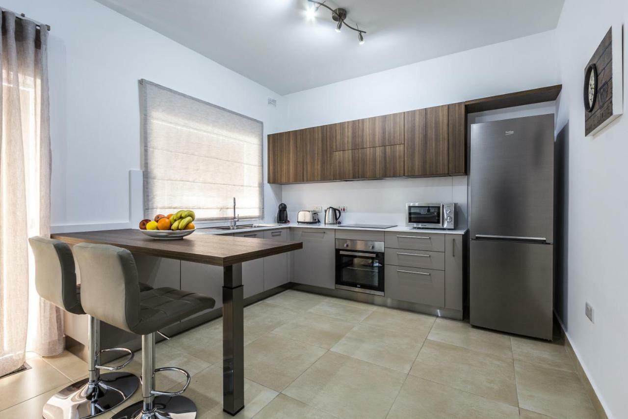 Sunny Modern Apartments Меллиеха Экстерьер фото
