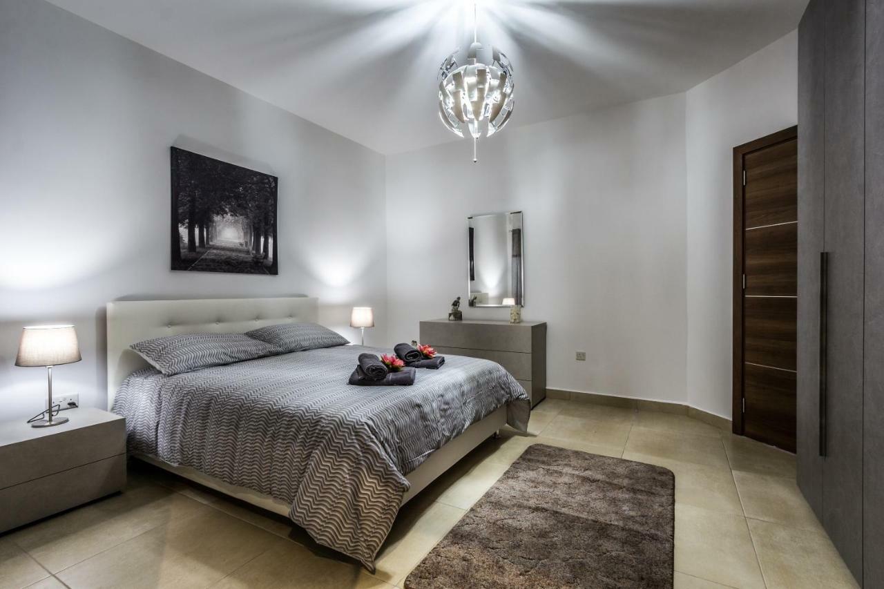 Sunny Modern Apartments Меллиеха Экстерьер фото