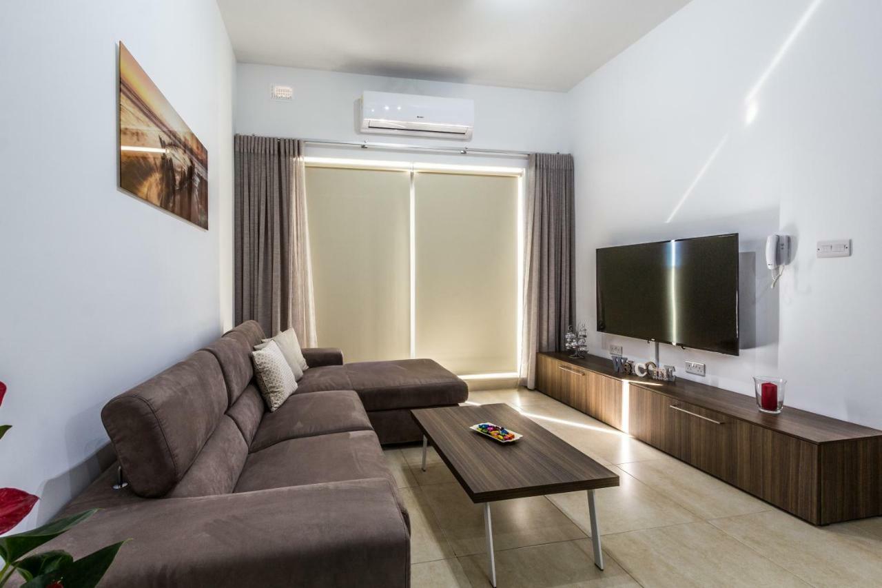Sunny Modern Apartments Меллиеха Экстерьер фото